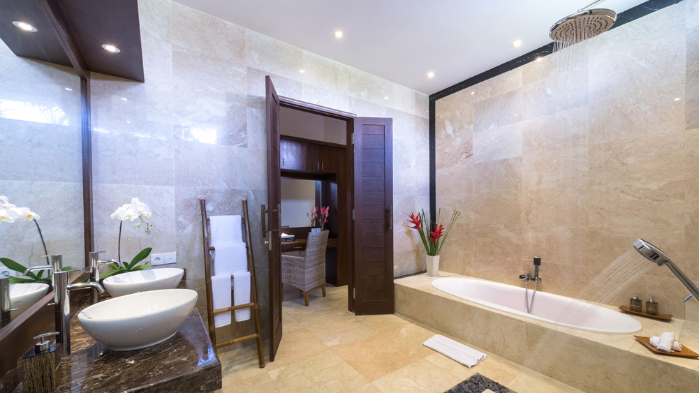 Villa LuWih - Downstairs bathroom